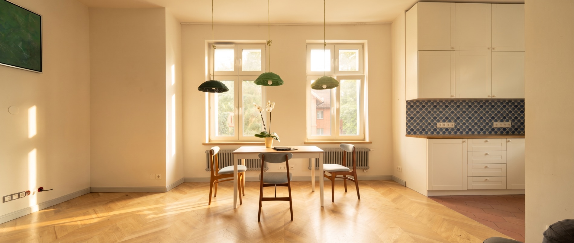 Altbau von 1910 mit privatem Garten am Oliwa-Bach.